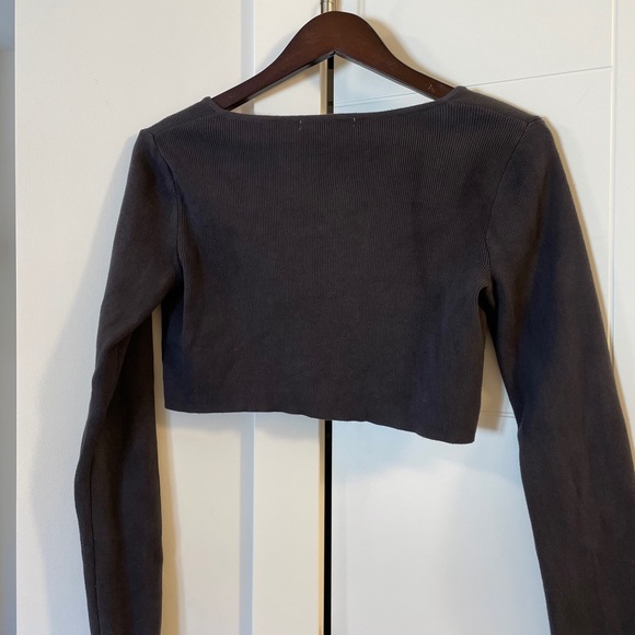 brandy melville crop long sleeve - Picture 3 of 3